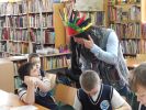 Inscenizowana historia pisma i komunikacji - Michał Zawadka i uczniowie klasy 3 Szkoły Podstawowej nr 2