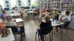 Zdjęcie przedstawia uczestników spotkania Klubu DKK dla dorosłych