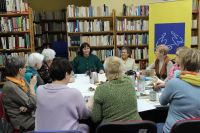 Zdjęcie ze spotkania Dyskusyjnego Klubu Książki dla Dorosłych z 10 stycznia 2018 roku.