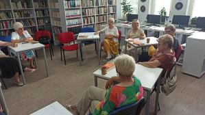 Zdjęcie przedstawia uczestników spotkania Klubu DKK dla dorosłych