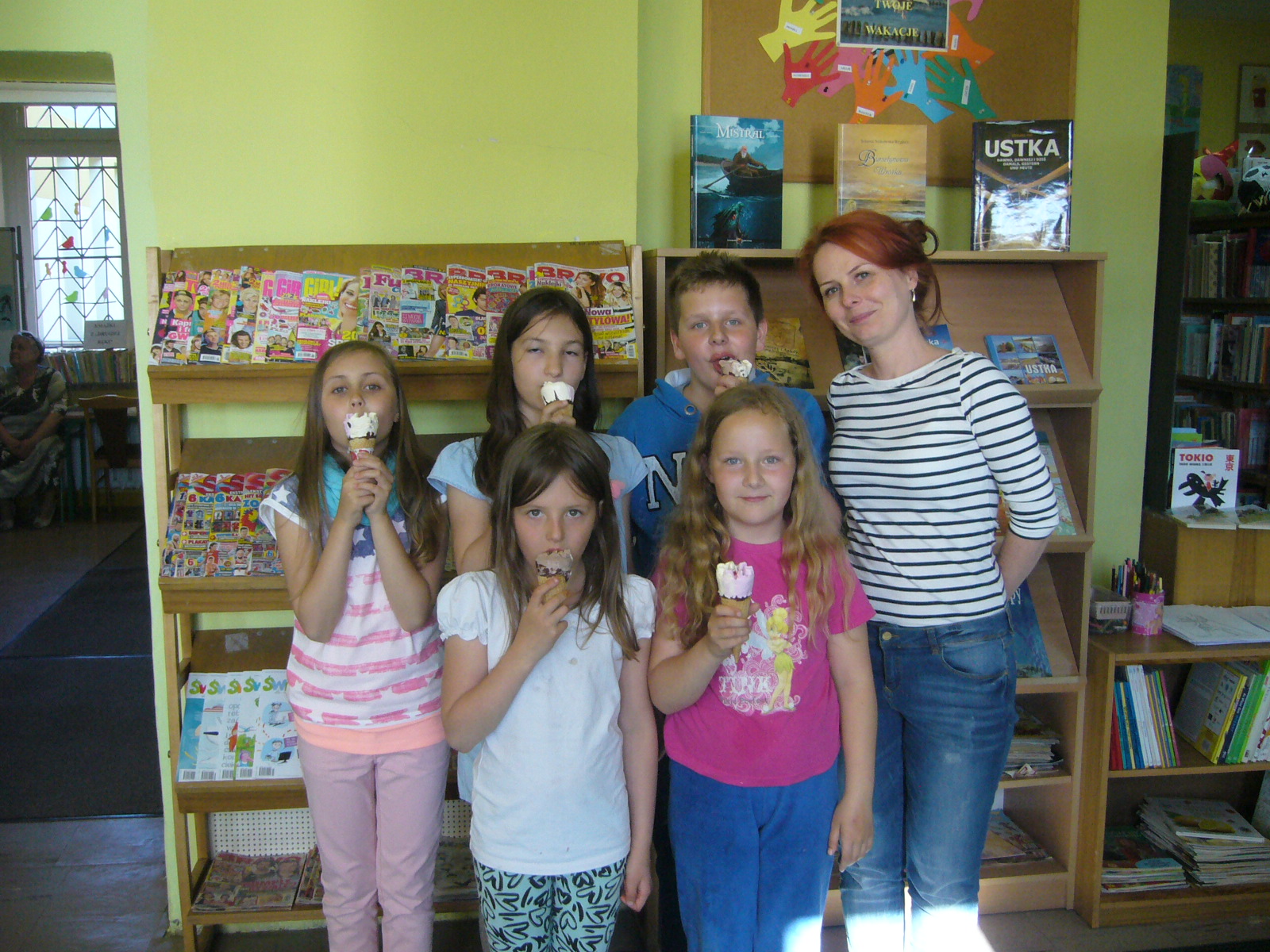 Zdjęcie ze spotkania Dyskusyjnego Klubi Książki dla Dzieci i Młodzieży z dnia 11 czerwca 2015 roku