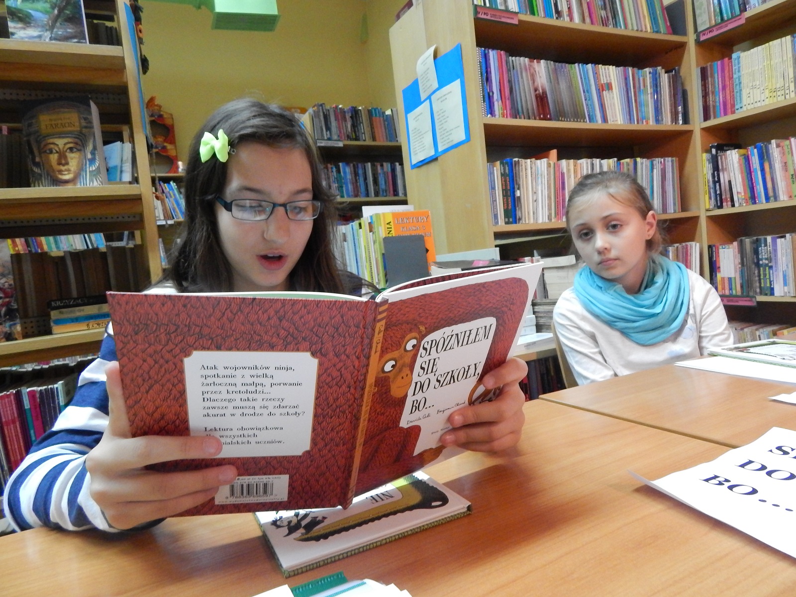 Zdjęcie ze spotkania Dyskusyjnego Klubi Książki dla Dzieci i Młodzieży z dnia 22 października 2015 roku